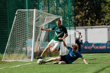 罗马尼奥利犯规染红，裁判VAR判罚引关注｜FB体育（配图示意）